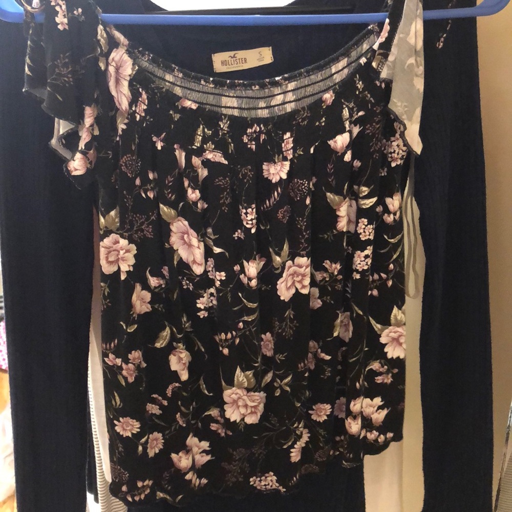 Off the shoulder American eagle top